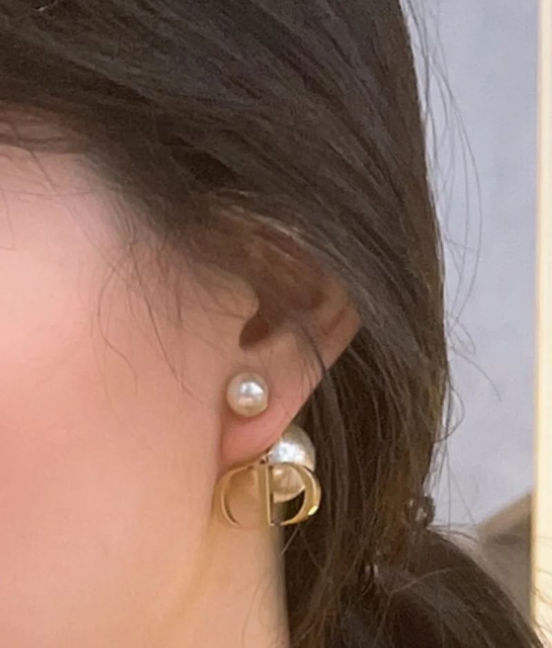 chr1st1an D10r earrings